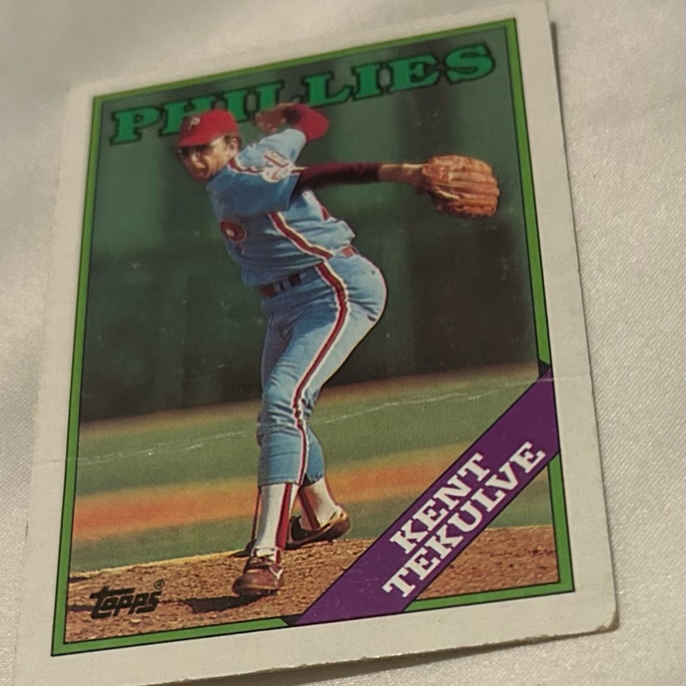 Topps Phillies Pitcher Card